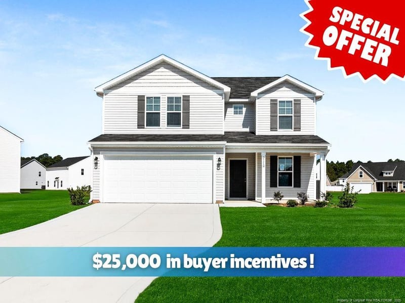 2118 Purebred Cir, Hope Mills, NC 28348