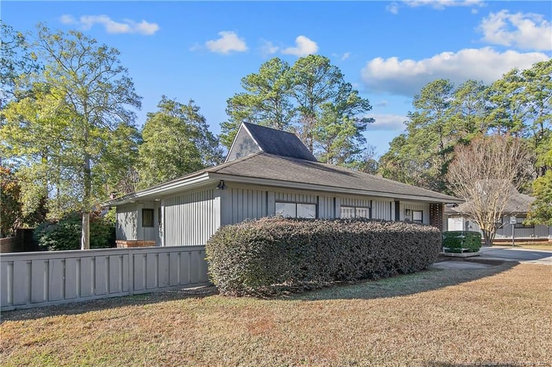 2118 Winterlochen Rd, Fayetteville, NC 28305