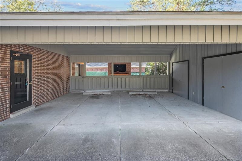 2118 Winterlochen Rd, Fayetteville, NC 28305