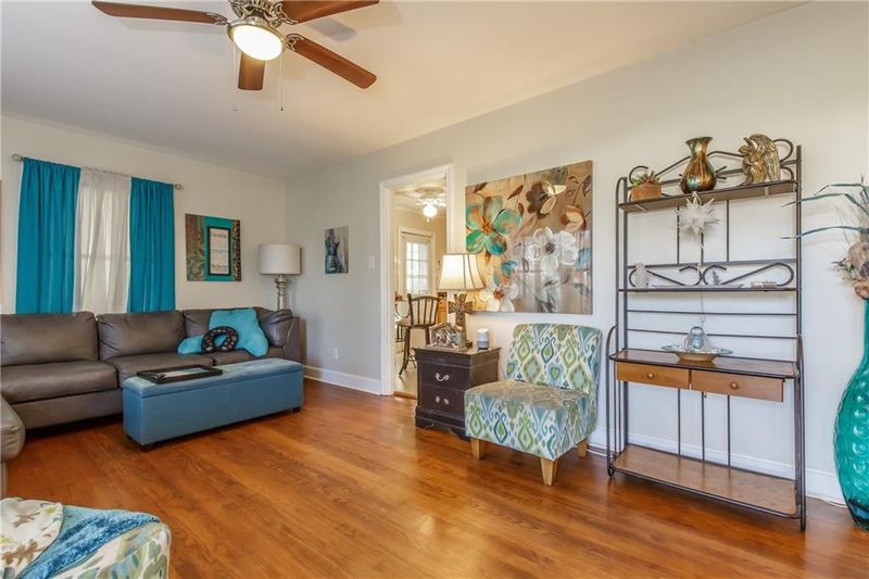 2119 Mckinney St, Burlington, NC 27217