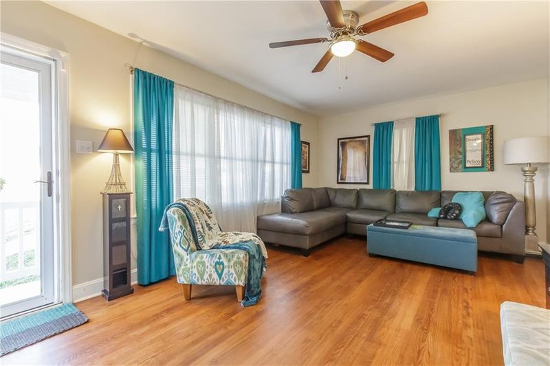 2119 Mckinney St, Burlington, NC 27217