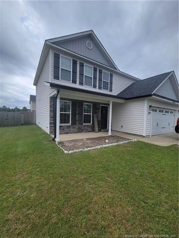 2119 Queen Elizabeth Ln, Hope Mills, NC 28348
