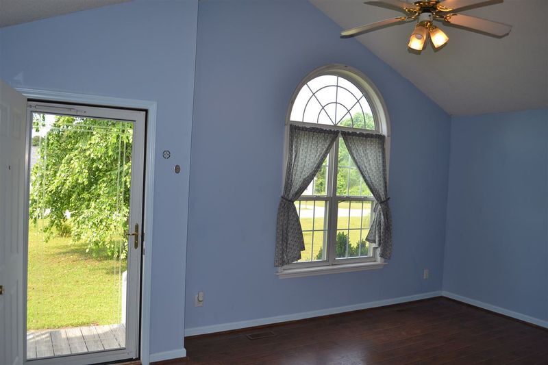 212 Amber Ln, Willow Springs, NC 27592