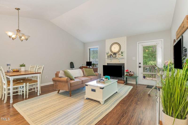 212 Applecross Dr, Cary, NC 27511