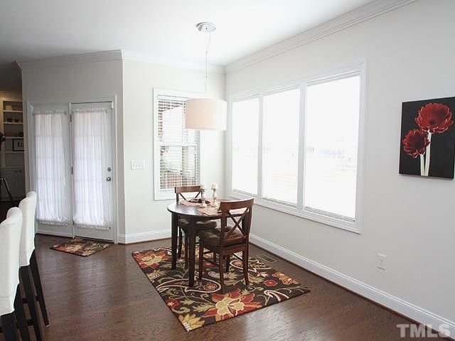 212 Ashdown Forest Ln, Cary, NC 27519