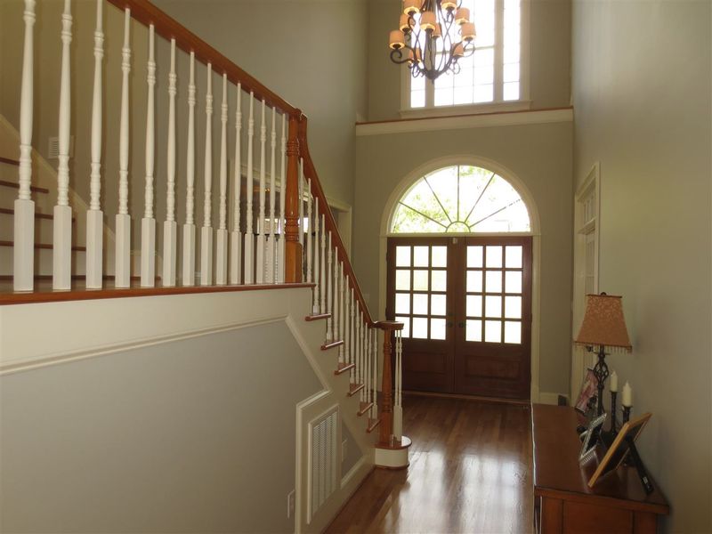 212 Bailey Ridge Dr, Morrisville, NC 27560
