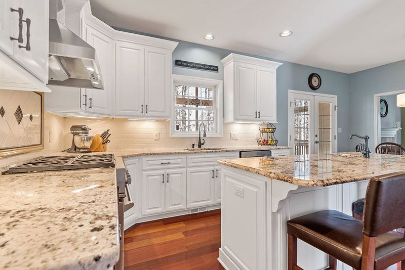 212 Banyon Tree Ln, Cary, NC 27513