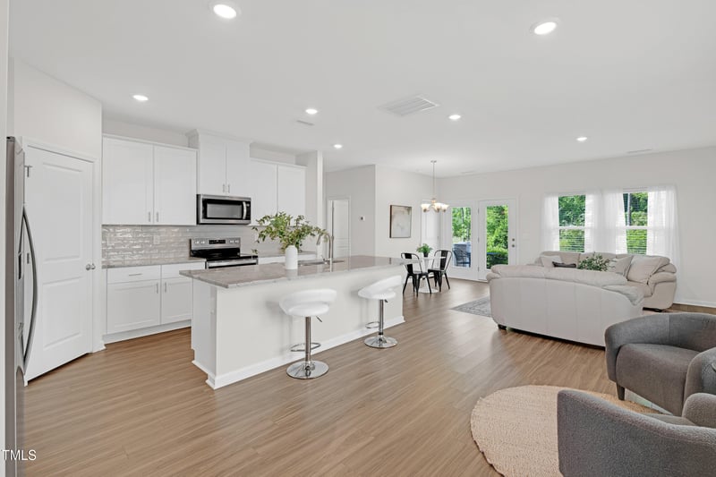 212 Brook Farm Ln, Fuquay Varina, NC 27526