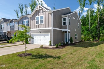 212 Brook Farm Ln, Fuquay Varina, NC 27526
