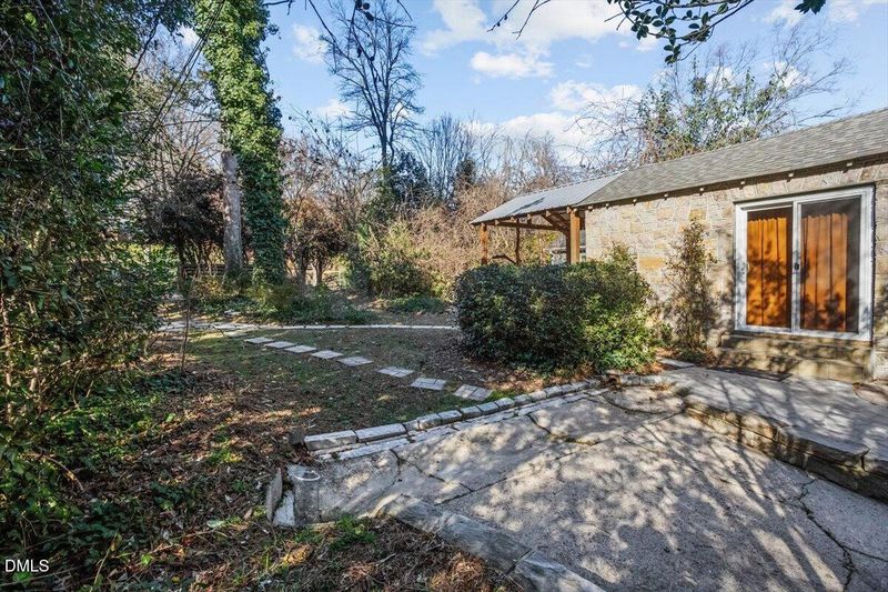 212 Brooks Ave, Raleigh, NC 27607