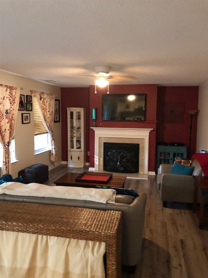 212 Chilmark Ridge Dr, Holly Springs, NC 27540
