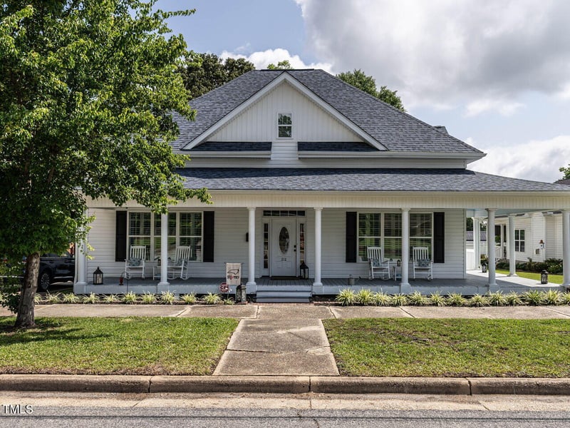 212 Church St, Benson, NC 27504