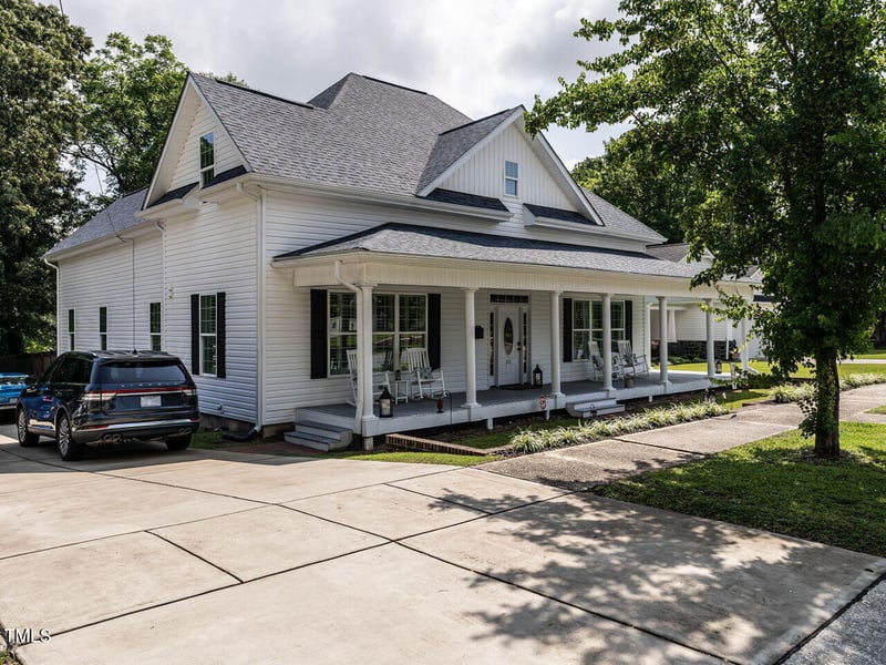 212 Church St, Benson, NC 27504