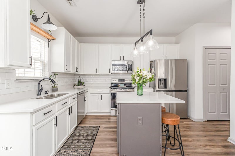 212 Cline Falls Dr, Holly Springs, NC 27540