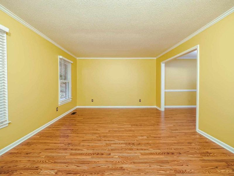 212 Coatbridge Cir, Cary, NC 27511