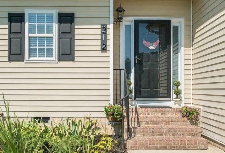 212 Cross Current Ln, Raleigh, NC 27610