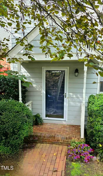 212 Cross Keys Ct, Cary, NC 27511