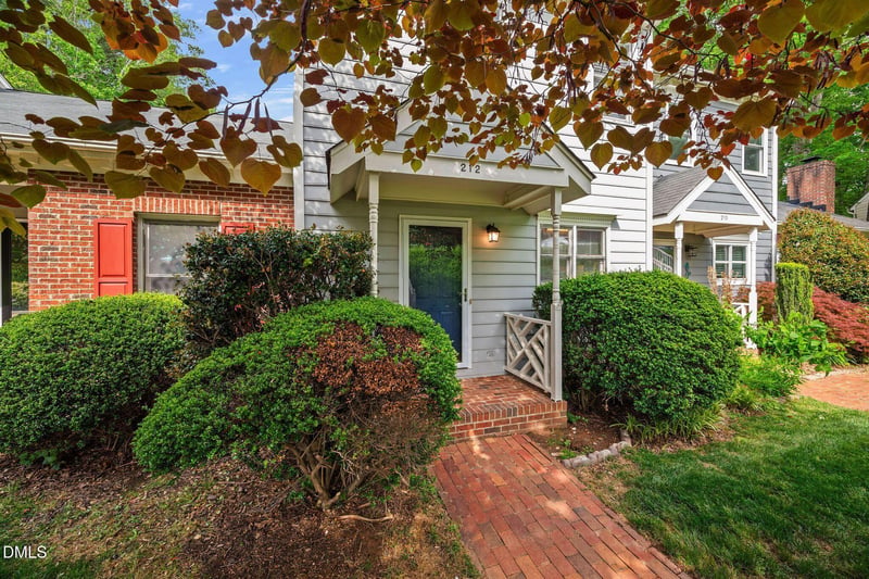 212 Cross Keys Ct, Cary, NC 27511