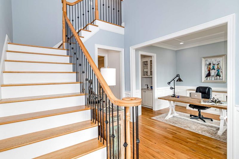 212 Dark Forest Dr, Chapel Hill, NC 27516