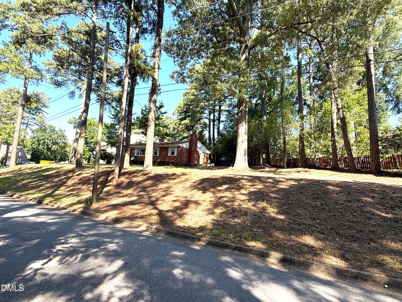 212 Dixon Ave, Cary, NC 27511