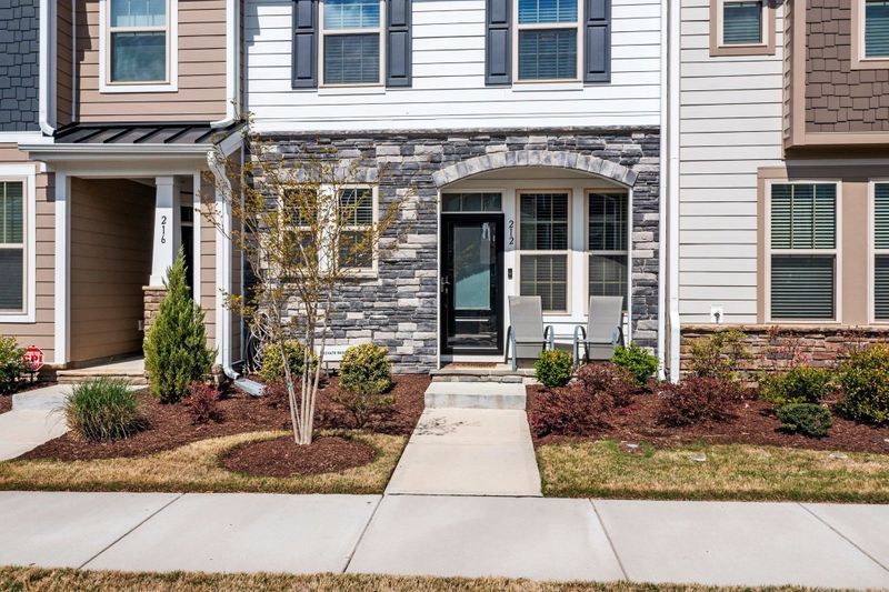 212 Douglas Falls Dr, Wendell, NC 27591