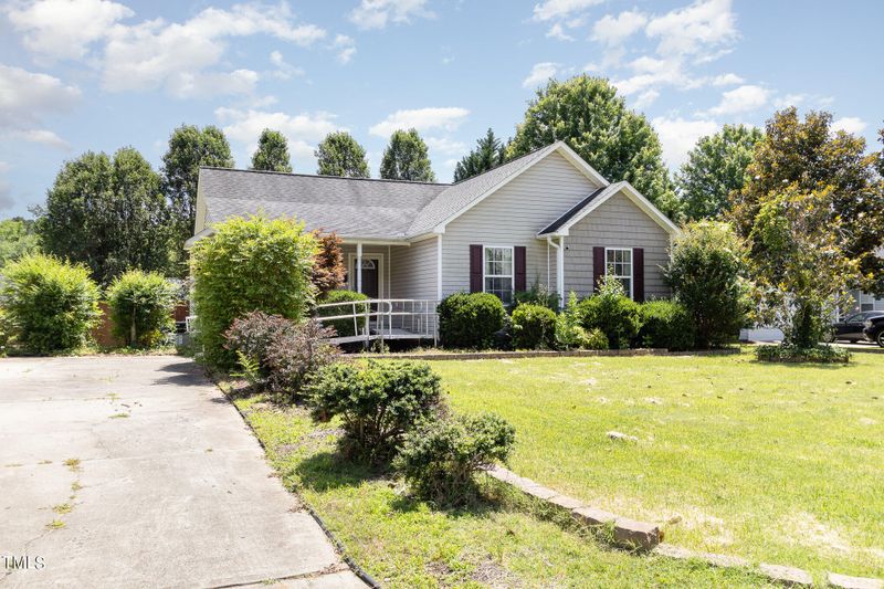 212 E Drake Ln, Mebane, NC 27302