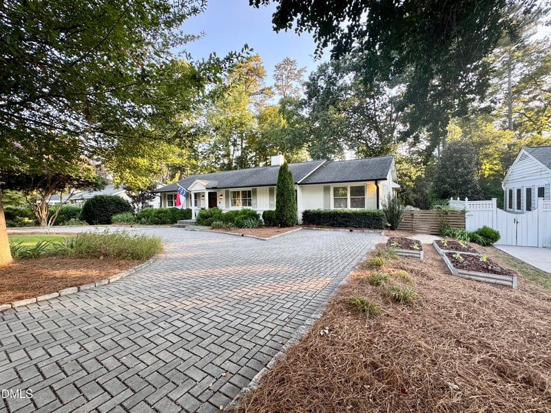212 Drewry Ln, Raleigh, NC 27609