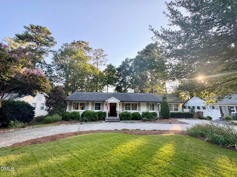 212 Drewry Ln, Raleigh, NC 27609