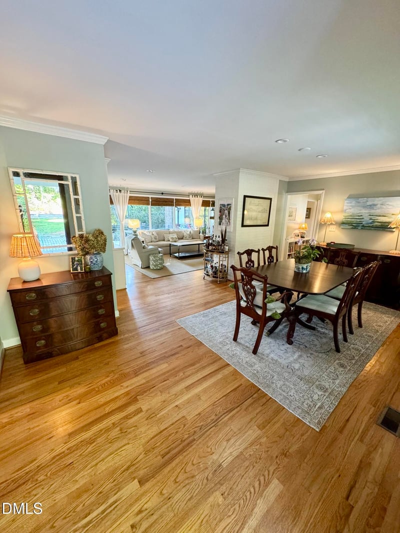 212 Drewry Ln, Raleigh, NC 27609