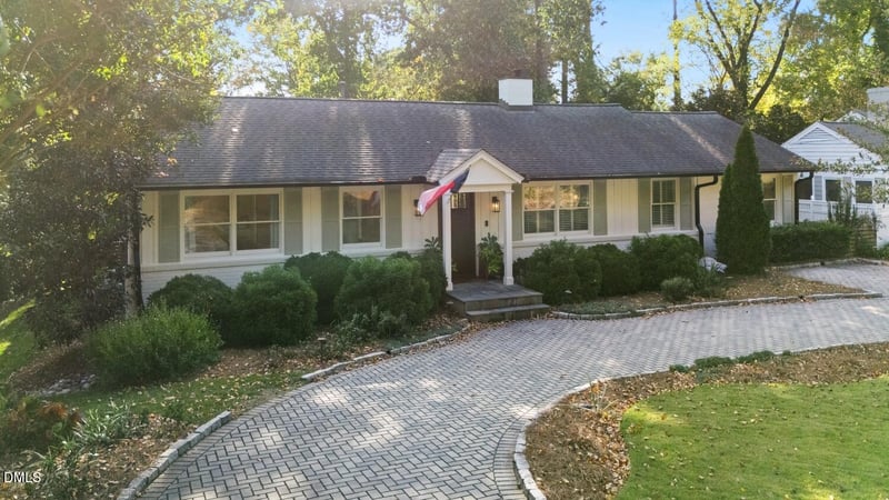 212 Drewry Ln, Raleigh, NC 27609