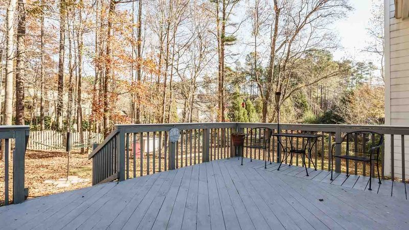 212 Edgemore Ave, Cary, NC 27519