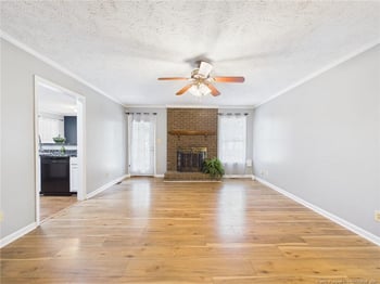 212 Fair Oaks Dr, Fayetteville, NC 28311