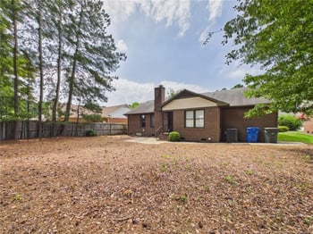 212 Fair Oaks Dr, Fayetteville, NC 28311