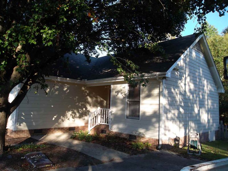 212 Final Trail Ct, Raleigh, NC 27603