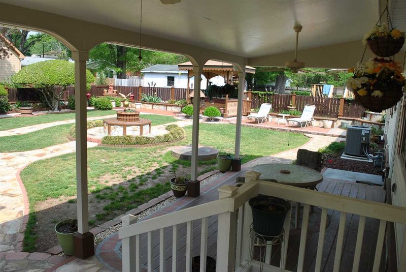 212 Gordon St, Cary, NC 27511