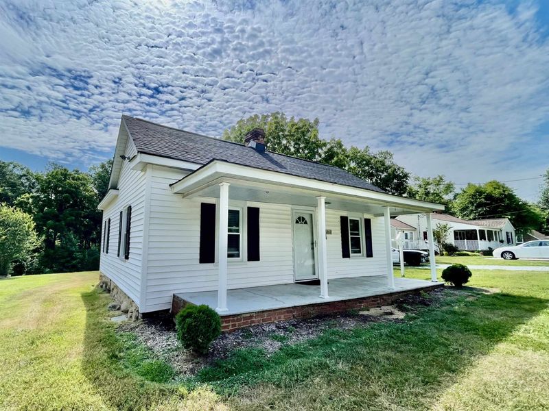 212 Gregory St, Roxboro, NC 27573