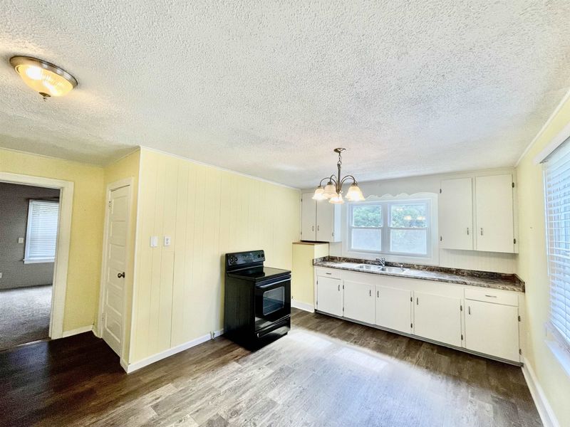 212 Gregory St, Roxboro, NC 27573
