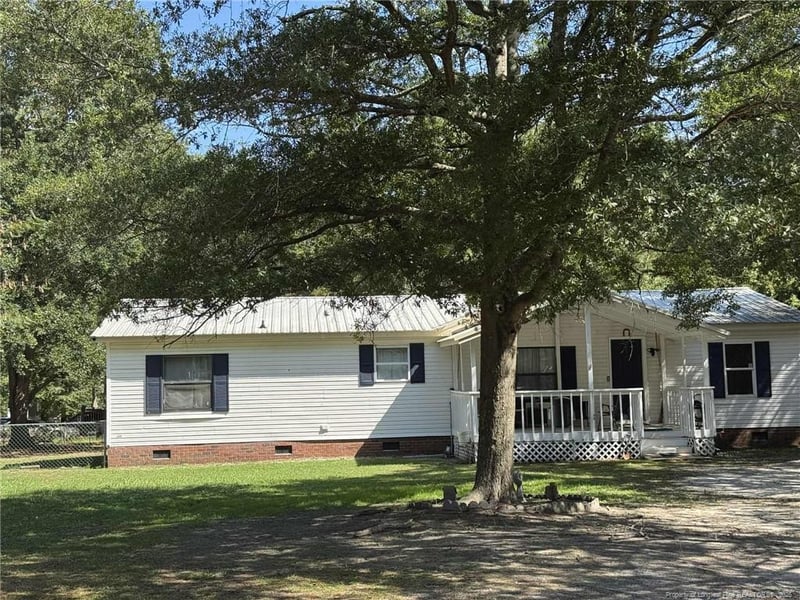 212 Grummen Rd, Hope Mills, NC 28348