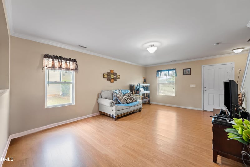 212 Haywards Ln, Mebane, NC 27302
