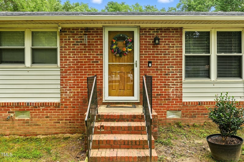 212 Hemlock Dr, Durham, NC 27705