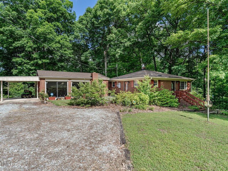 212 Hocutt Rd, Durham, NC 27703
