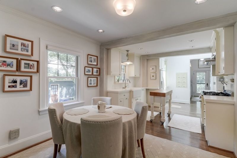 212 Hudson St, Raleigh, NC 27608
