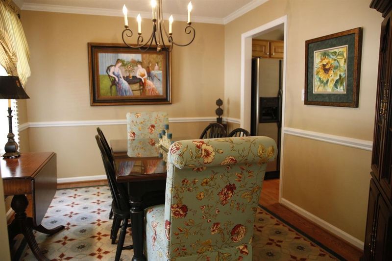 212 Kingsmill Rd, Cary, NC 27511