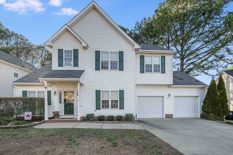 212 Leafgate Ct, Holly Springs, NC 27540