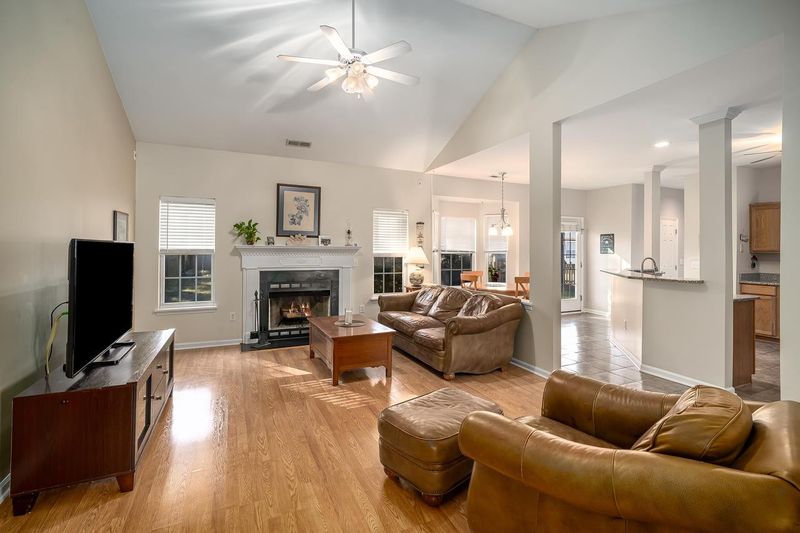 212 Leafgate Ct, Holly Springs, NC 27540