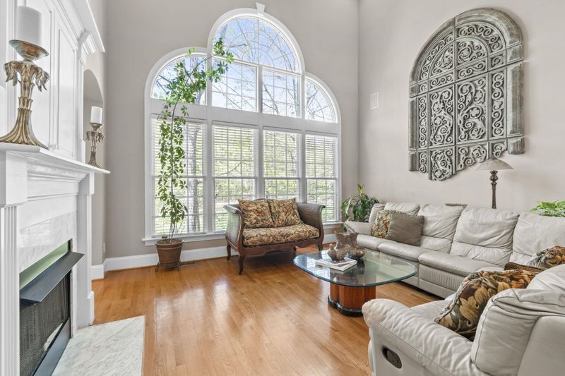 212 Lewiston Ct, Cary, NC 27513