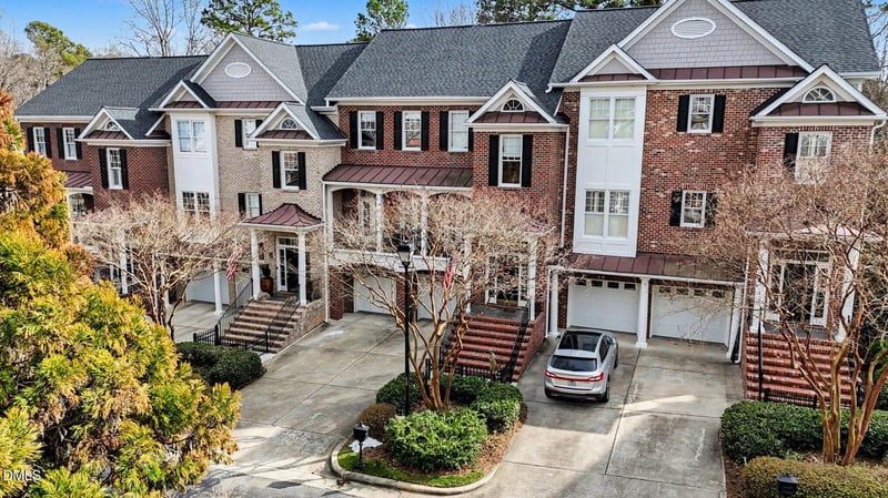 212 Lions Gate Dr, Cary, NC 27518