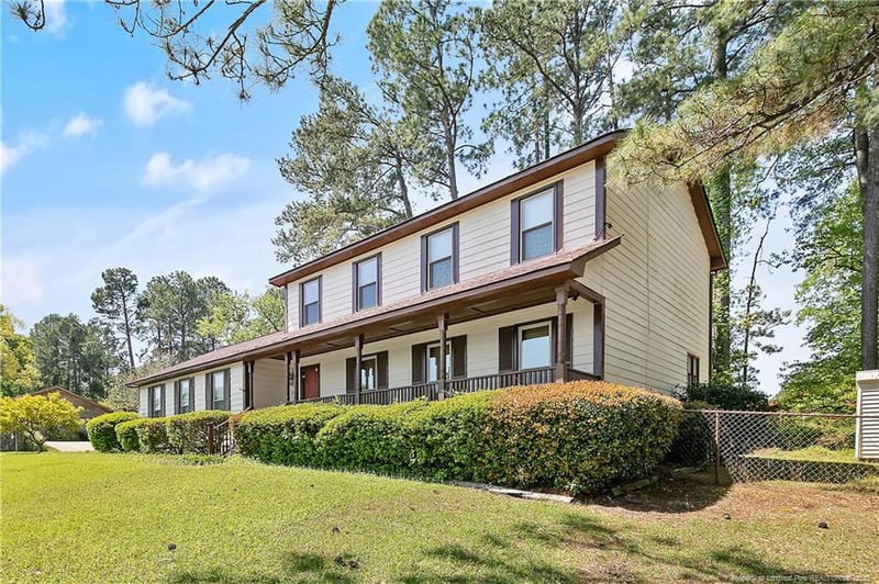 212 E Lochhaven Dr, Fayetteville, NC 28314