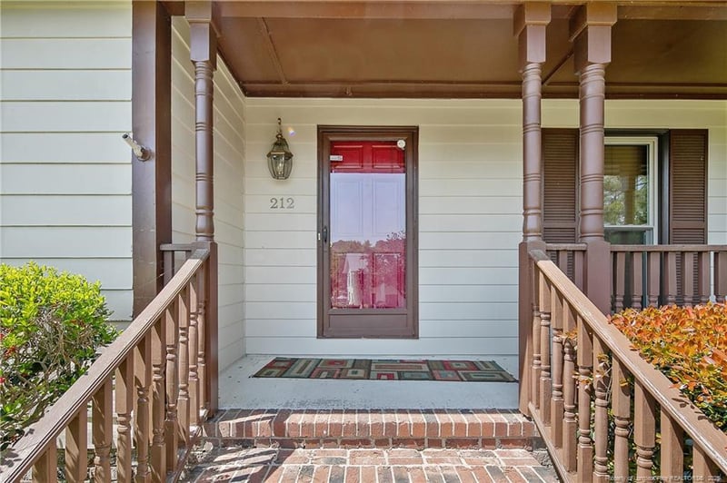 212 E Lochhaven Dr, Fayetteville, NC 28314