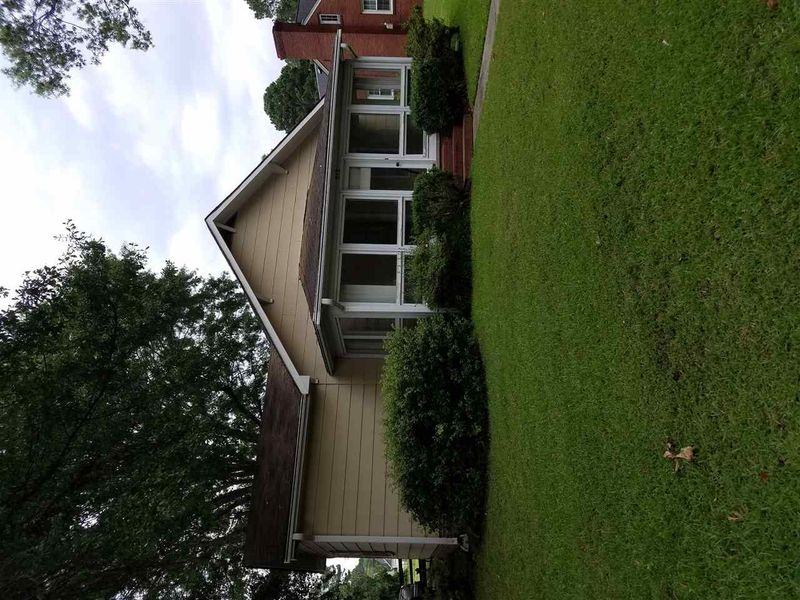 212 N Main St, Holly Springs, NC 27540